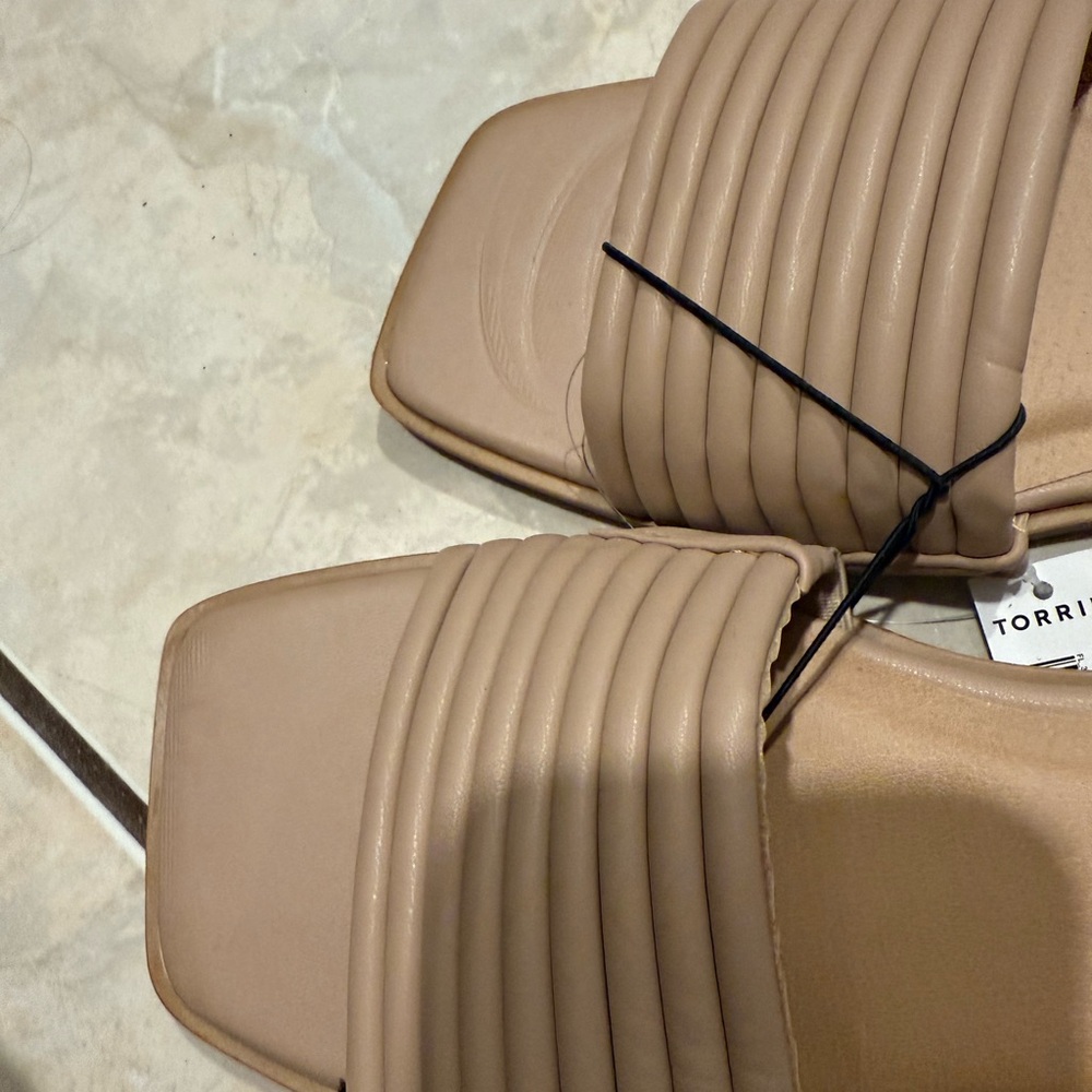 Torrid Beige Ribbed Slide Sandals - Picture 2 of 9